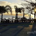 Casa Acoriana A Beira-Mar!