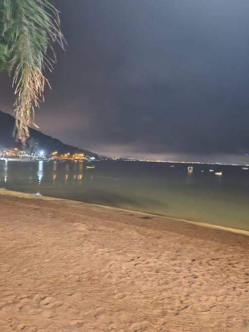 Casa Acoriana A Beira-mar! Сasa de vacaciones *